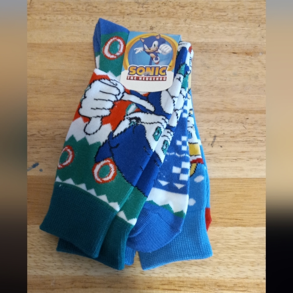 Sonic The Hedgehog  2 pair  Mens Crew 8-12